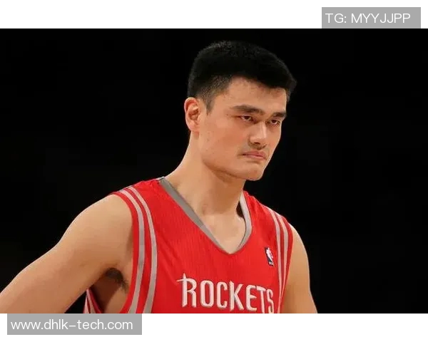 姚明脱鞋训练揭秘：如何通过简单方法提升篮球技巧与身体素质